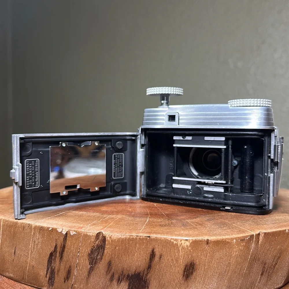 KODAK Signet 35 with Leather Kodak Case - Picture 12 of 16